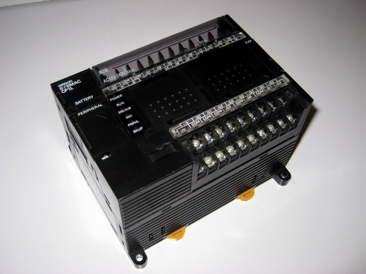 OMRON CP1L-M30DR-A