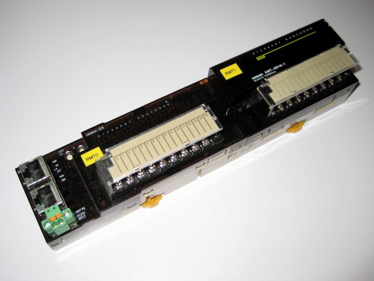 OMRON GX-ID1621 és XWT-OD16-1
